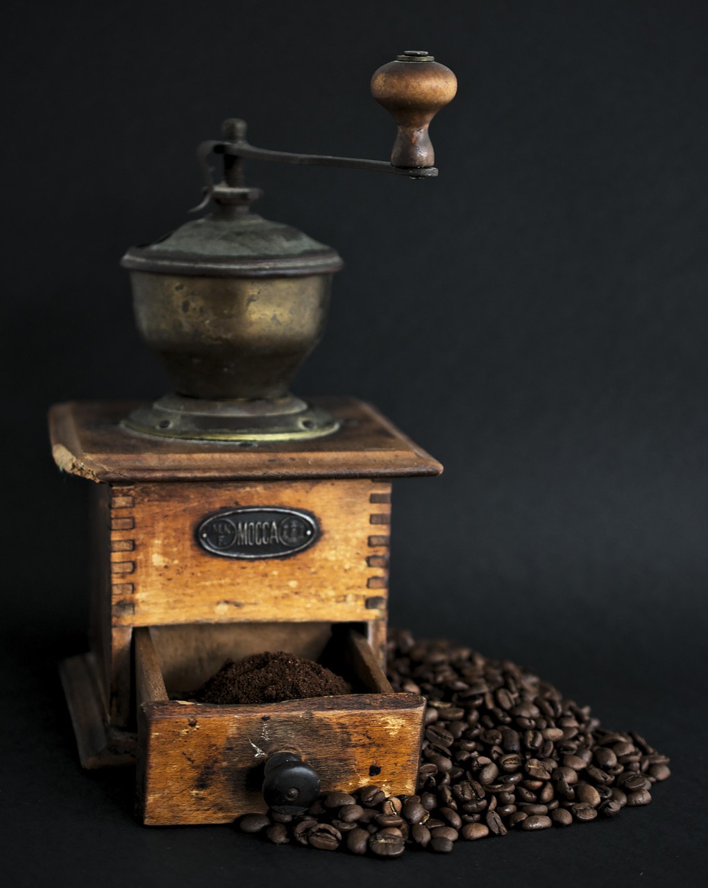coffee, coffee grinder, grinder, roasted, coffee bean, bean, old, vintage, black, dark roasted, malen, malet, coffee, coffee grinder, coffee grinder, coffee grinder, coffee grinder, coffee grinder